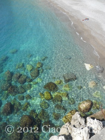 Tempting turquoise sea in Amalfi