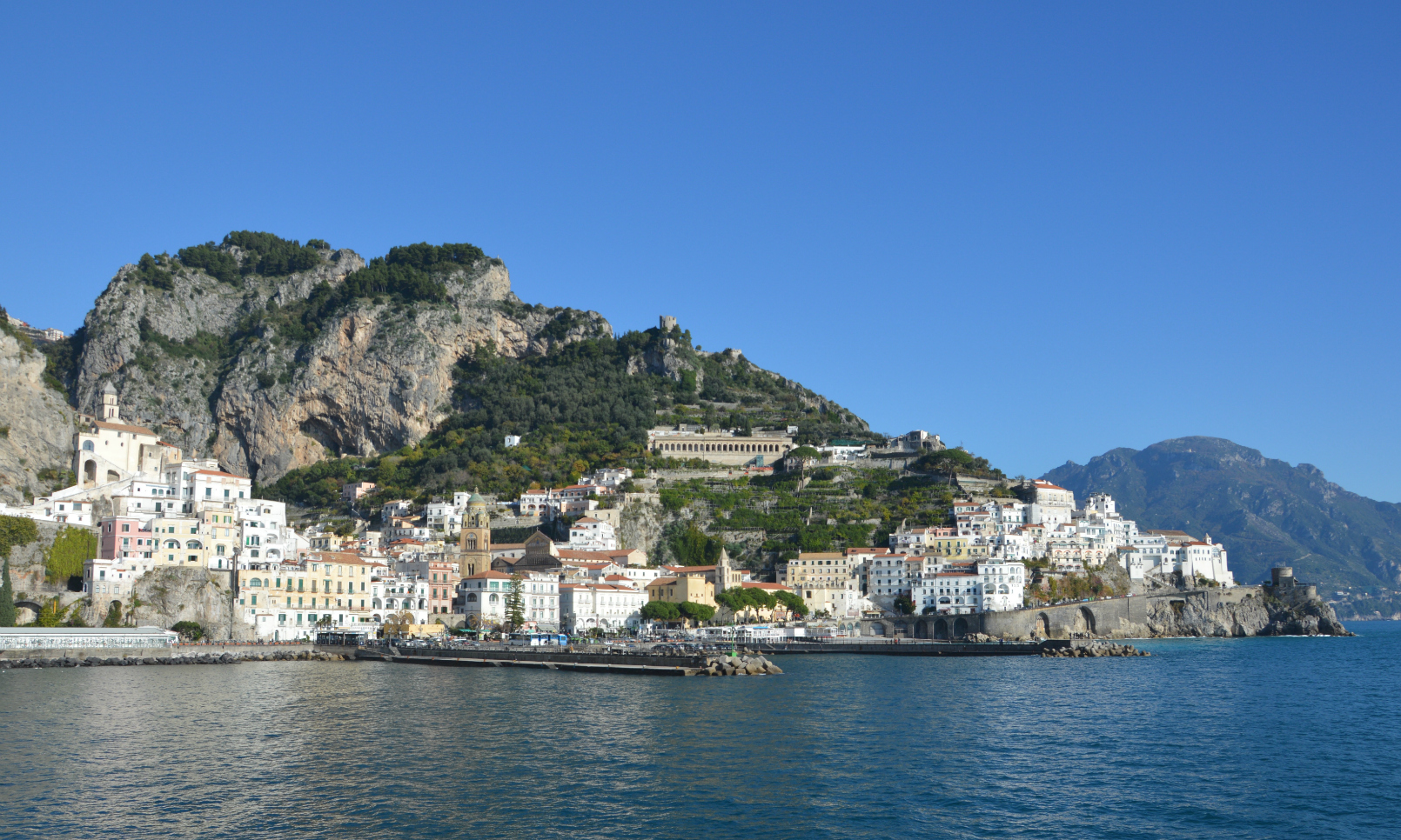 ciao-amalfi-home-italy-roundtable