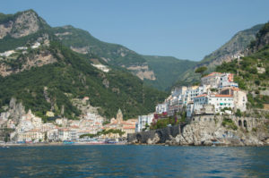 amalfi-harbor-sea