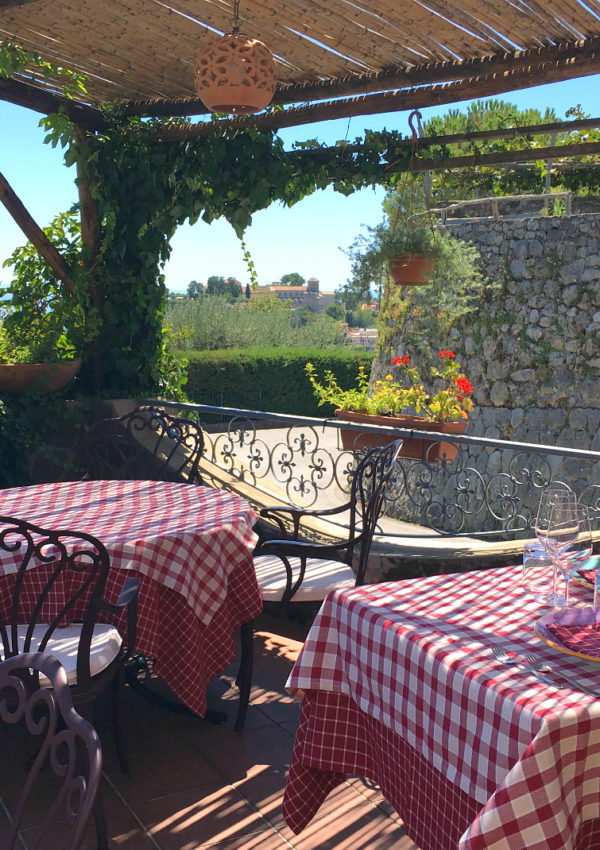 Trattoria da Lorenzo in Scala with View of Ravello